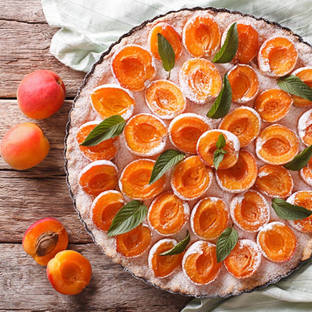 Tarta de almendra y albaricoques