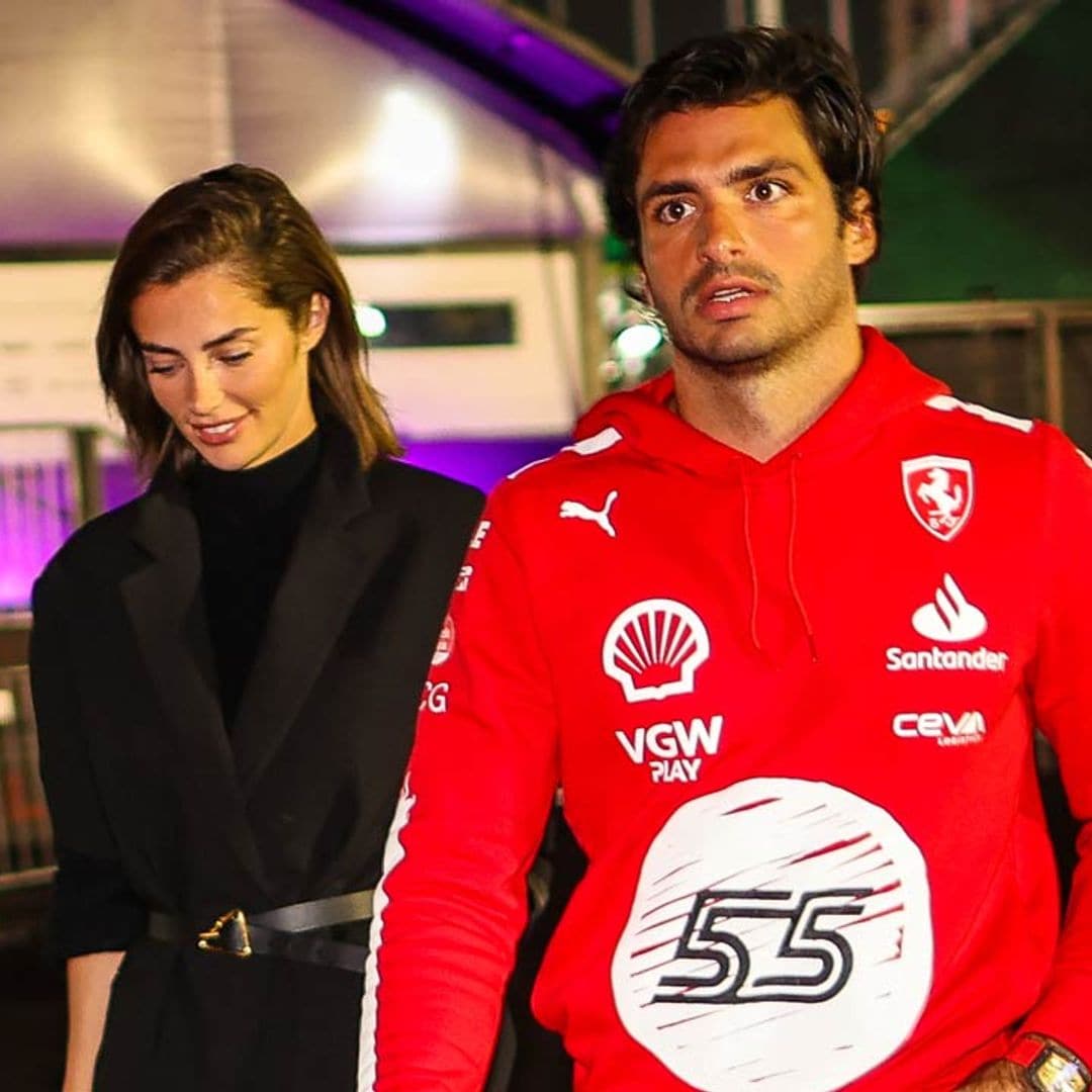 Carlos Sainz Jr, a la espera de decidir su futuro mientras se consolida su relación con Rebecca Donaldson