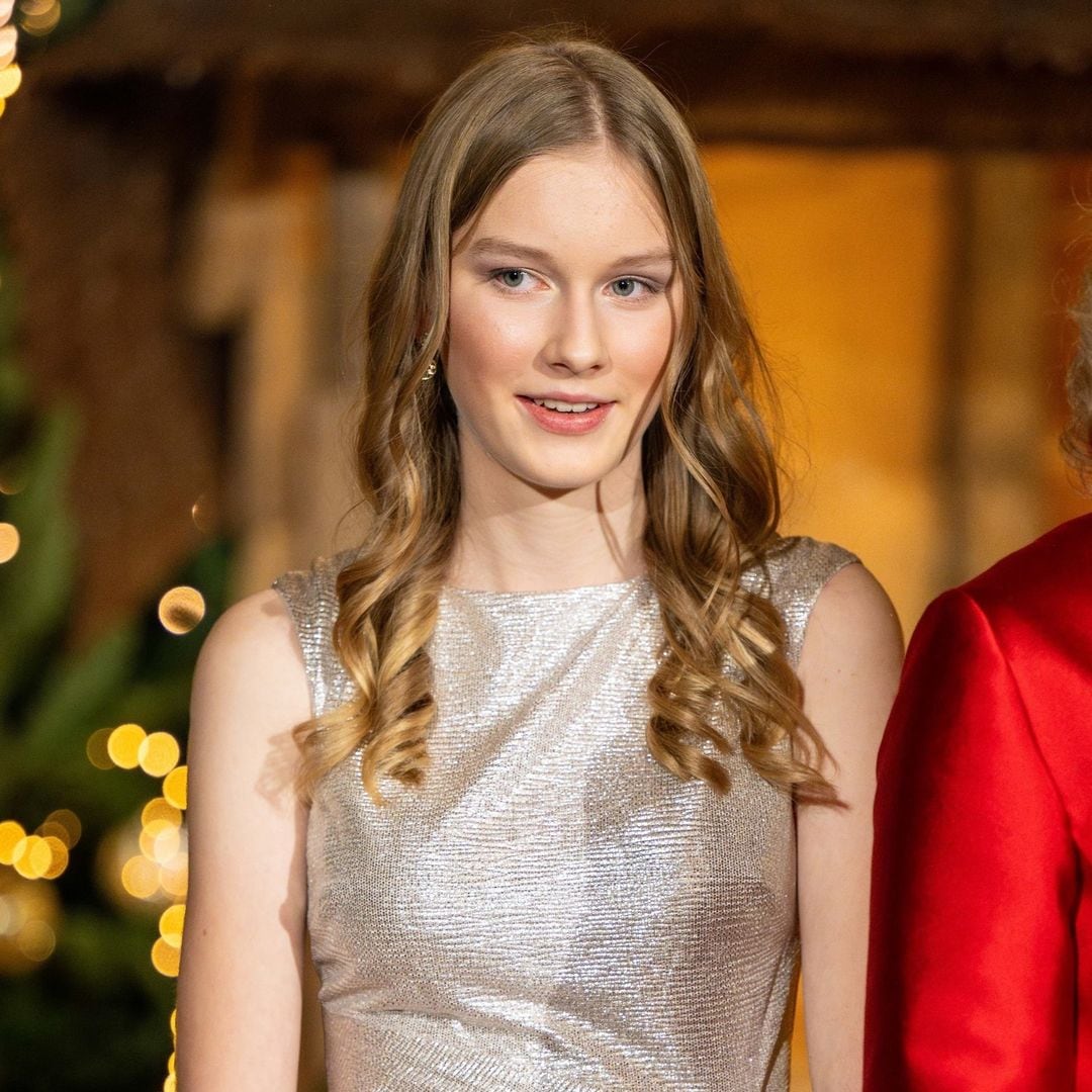 Eléonore de Bélgica: su evolución de estilo con un vestidazo plateado en el concierto de Navidad