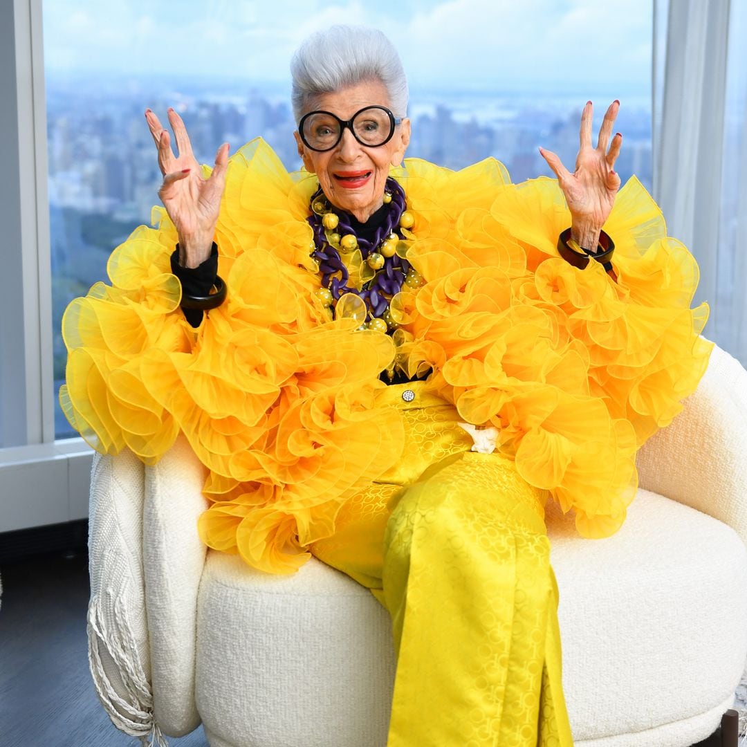 La leyenda de Iris Apfel continúa: se anuncia la subasta de sus objetos personales más icónicos