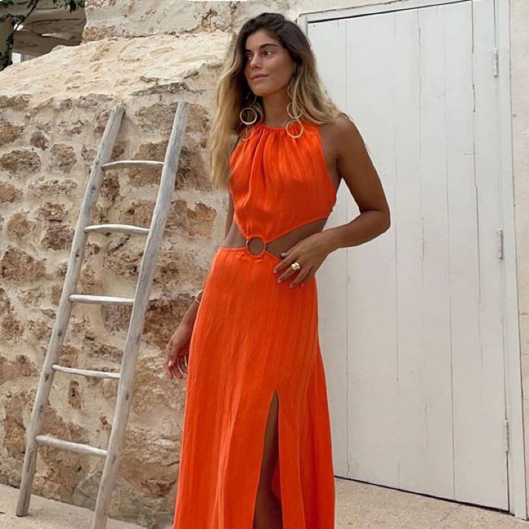 Los vestidos satinados que solucionan tu look de invitada... ¡y la maleta de Semana Santa! ?