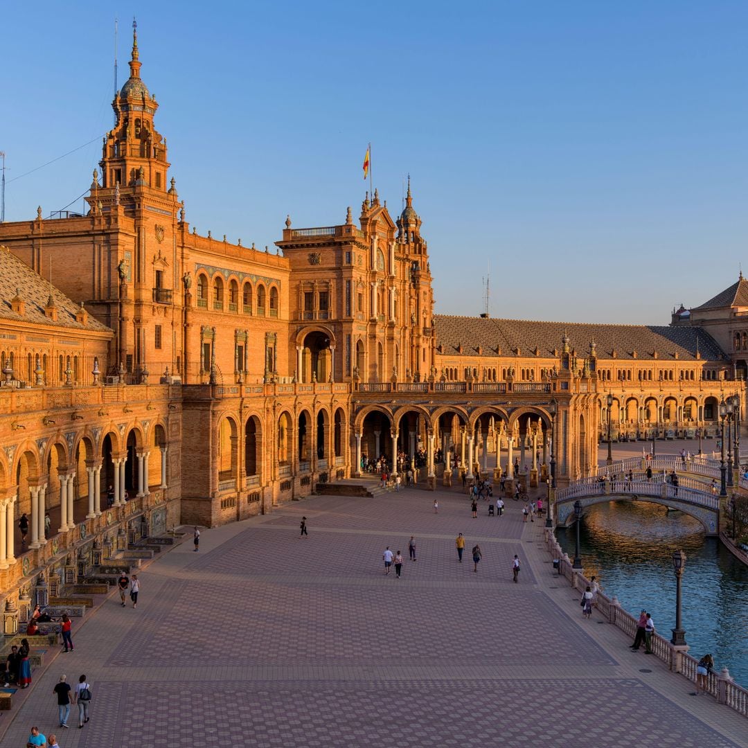 Atardecer de otoño en la plaza de España de Sevilla