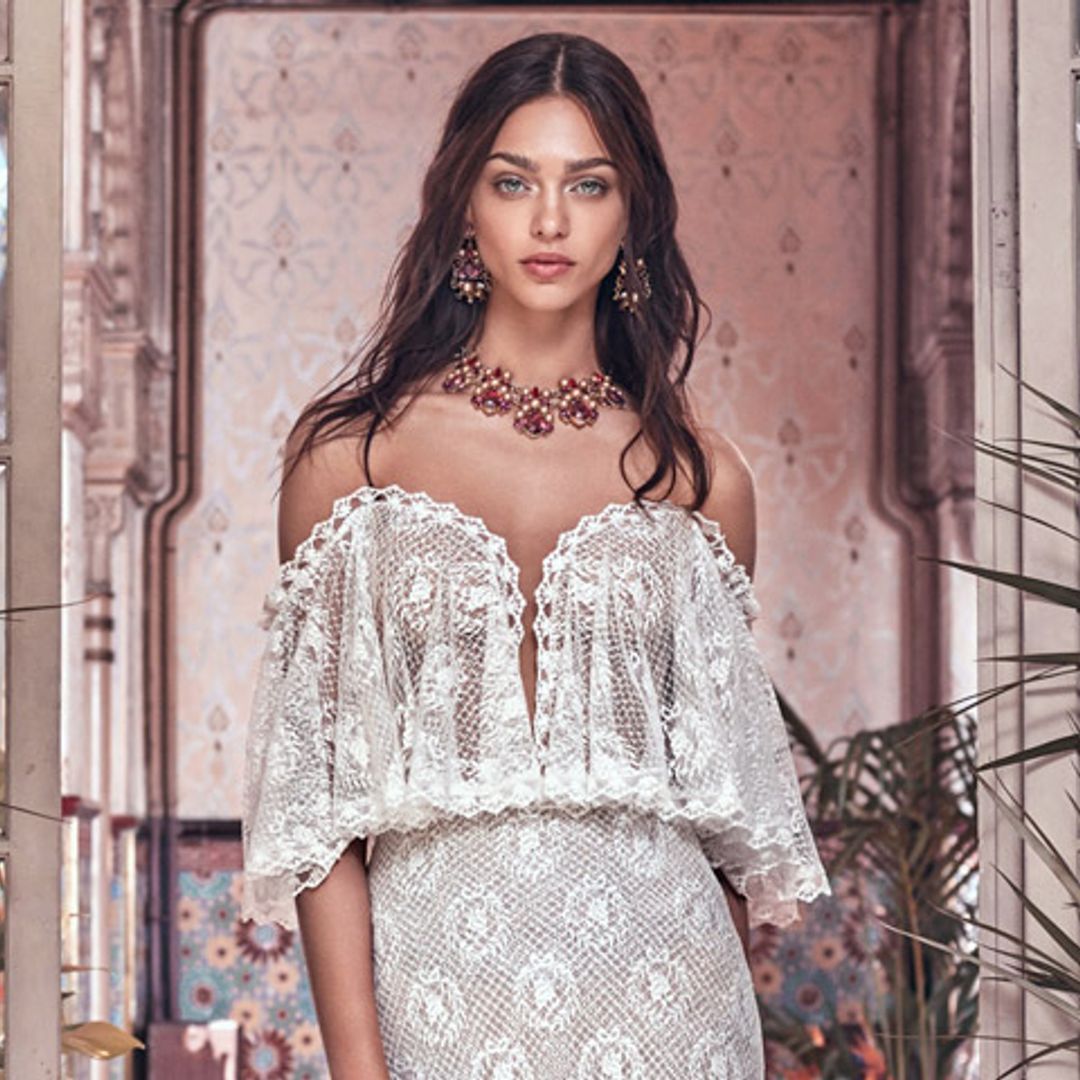 Doce maravillosos vestidos 'off-the-shoulder' para dar el 'sí, quiero'