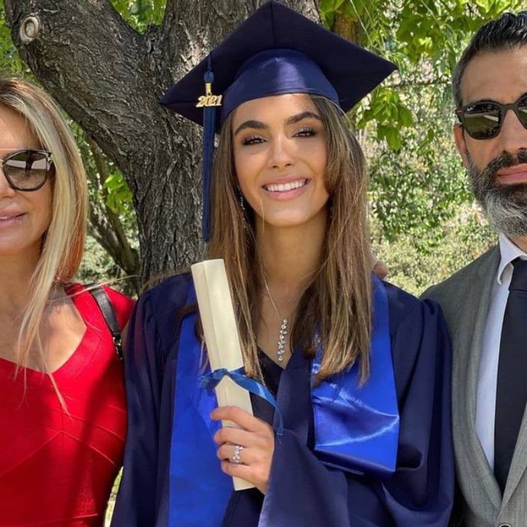 El orgullo de Ingrid Asensio y Fernando Sanz en la graduación de su hija Valeria