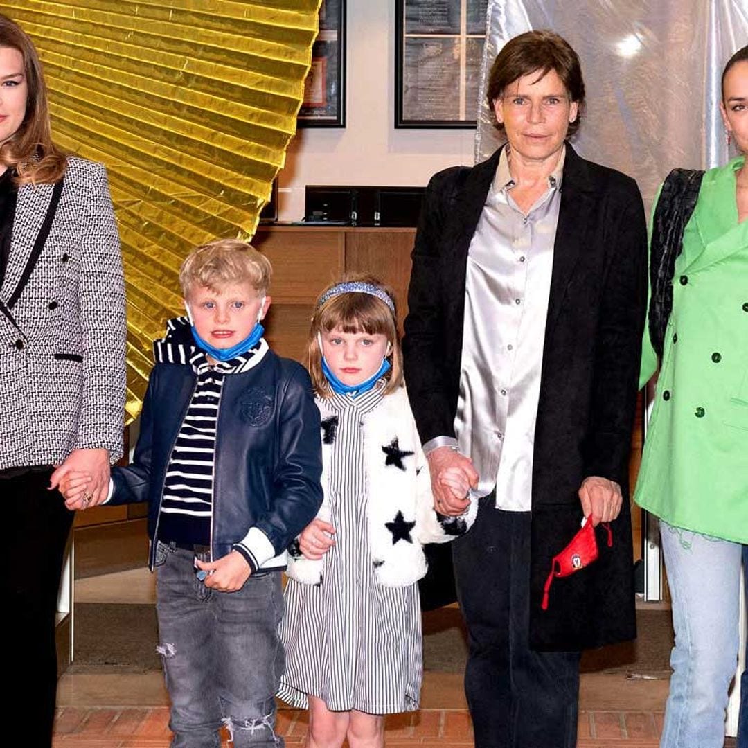 La entrañable tarde en el circo de Estefanía de Mónaco con sus hijas y sus sobrinos, los príncipes Jacques y Gabriella