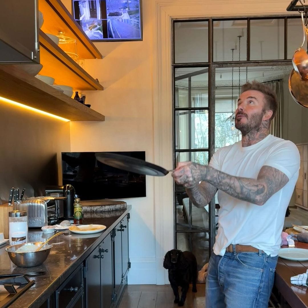 David Beckham y Harper Seven sorprenden a la familia preparando tortitas ¡con un final inesperado y viral!