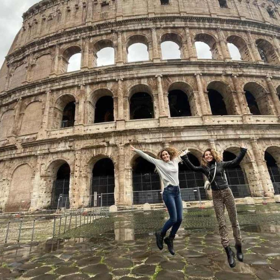 Elsa Pataky recorre Roma acompañada de sus 'pequeños gladiadores'