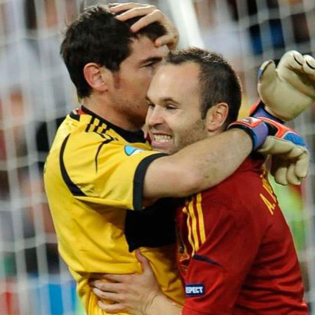 Casillas e Iniesta, cambian el balón por los micrófonos y se convierten en los comentaristas del Mundial de Qatar