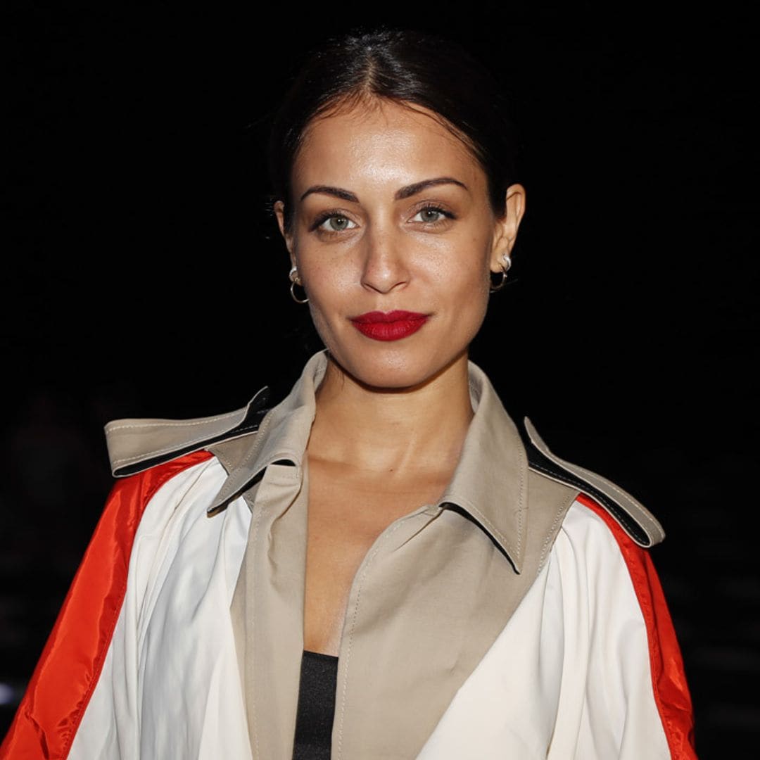 Hiba Abouk repite éxito con la trenza de invitada que nunca le falla