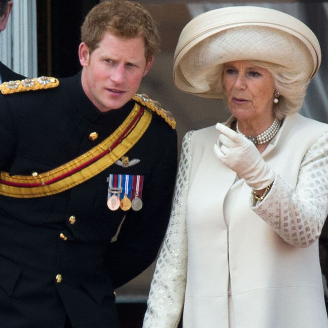 La reina consorte Camilla está 'dolida' por los comentarios que el príncipe Harry le dedica en sus memorias