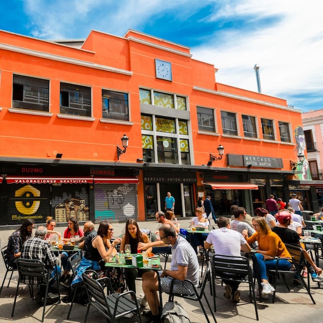 Terraza en el mercado de Antón Martín, Madrid