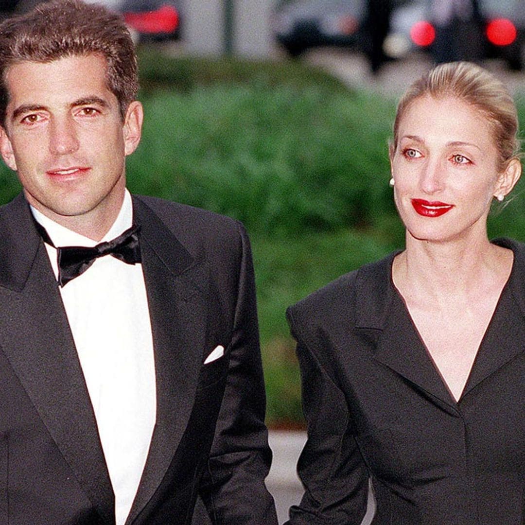 Los looks icónicos de Carolyn Bessette y John F. Kennedy Jr. que esperamos ver en la serie sobre su vida