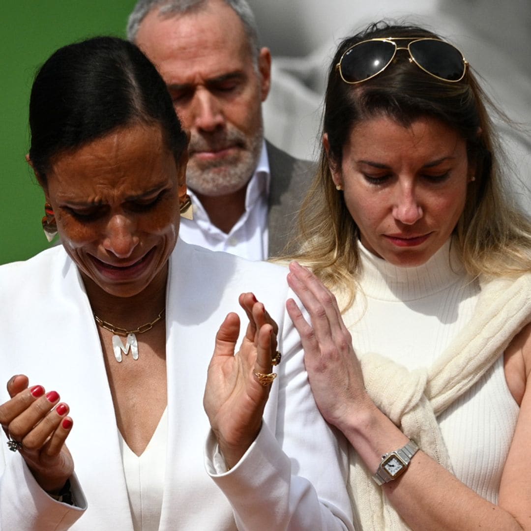 Las lágrimas de Claudia Rodríguez, viuda de Manolo Santana, en el homenaje del tenis mundial a su marido