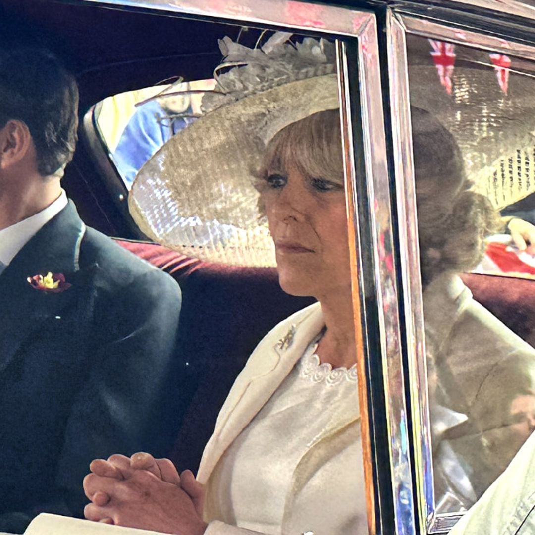 Salen las primeras imágenes de la boda de Carlos III y la reina Camilla en el rodaje de 'The Crown'