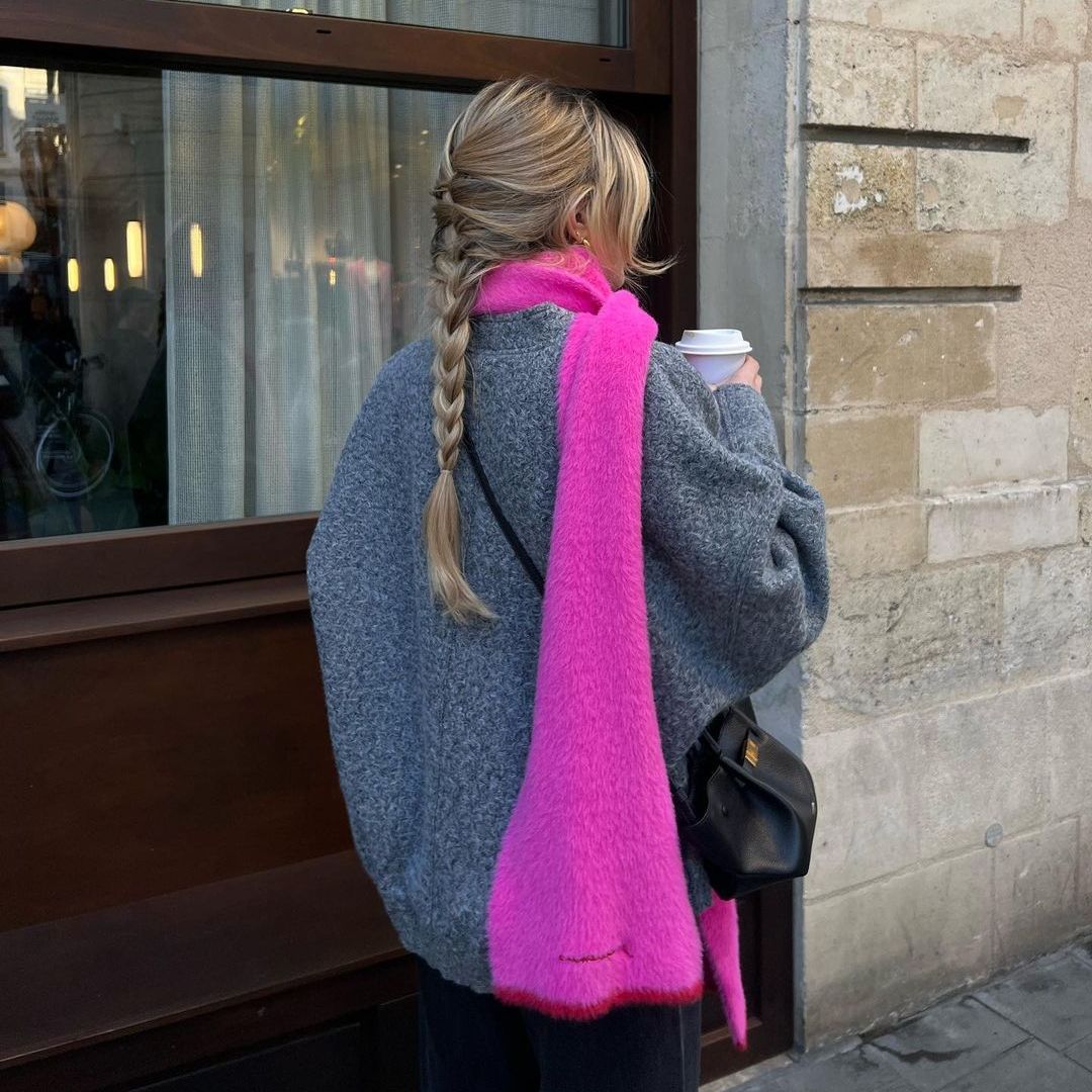 Aprende a hacer la trenza perfecta y fácil para que no se te encrespe el pelo en los días de lluvia