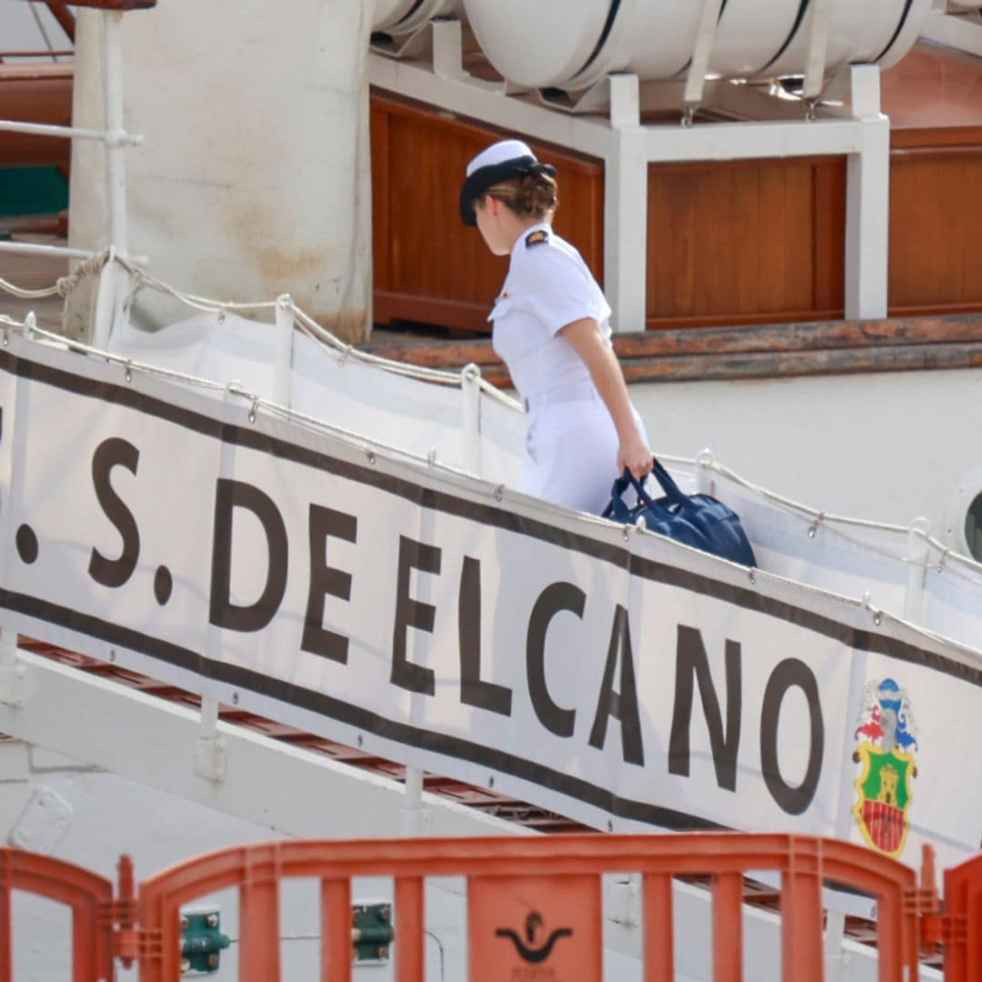 La princesa Leonor embarca en 'Elcano' rumbo a Las Palmas de Gran Canaria