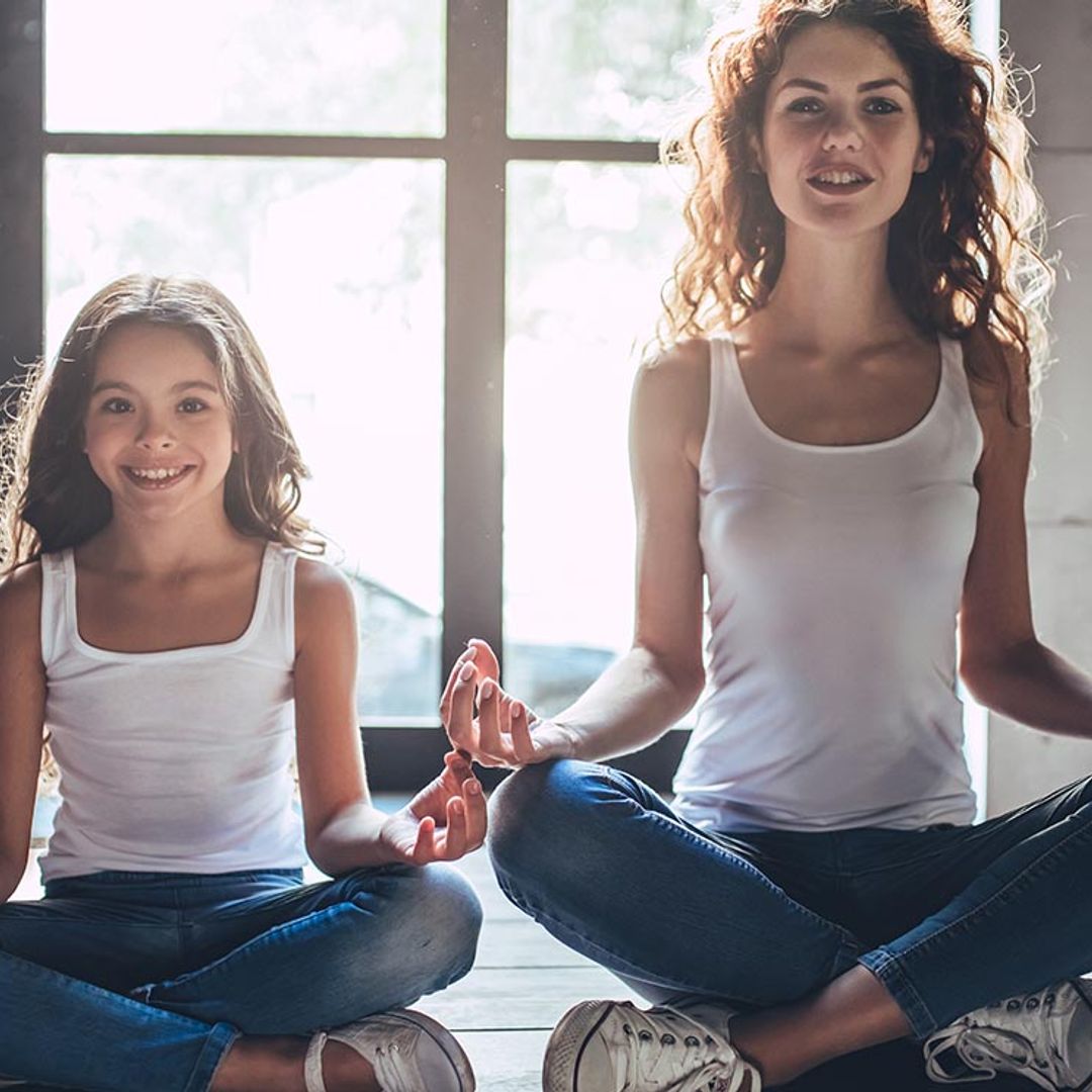 Por estas razones es muy positivo hacer yoga con tus hijos