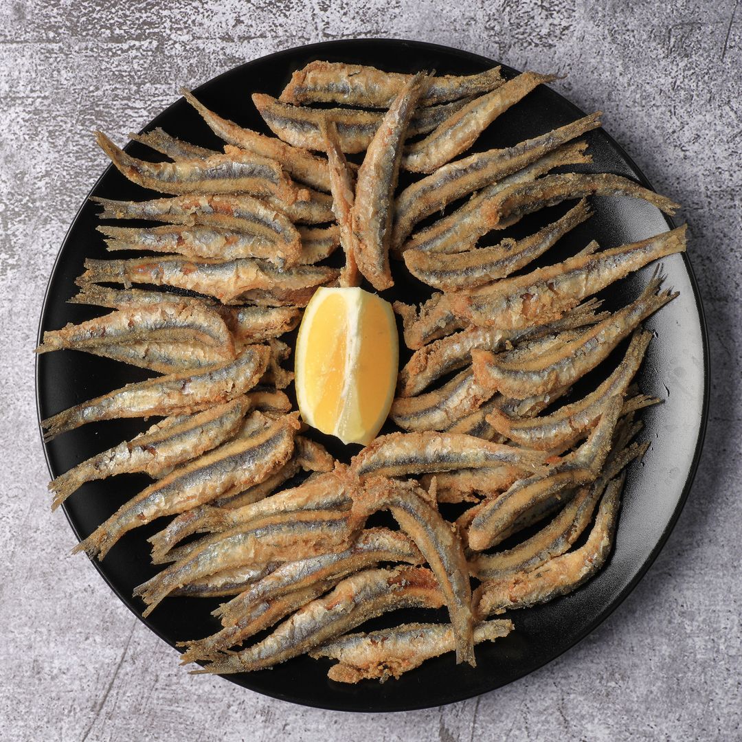 Plan gastro en Málaga para saborear uno de sus pescados más icónicos (y no son los espetos)