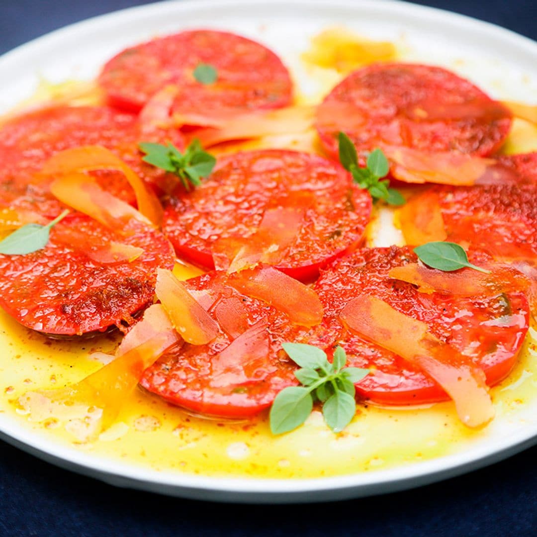 Ensalada de tomate con botarga