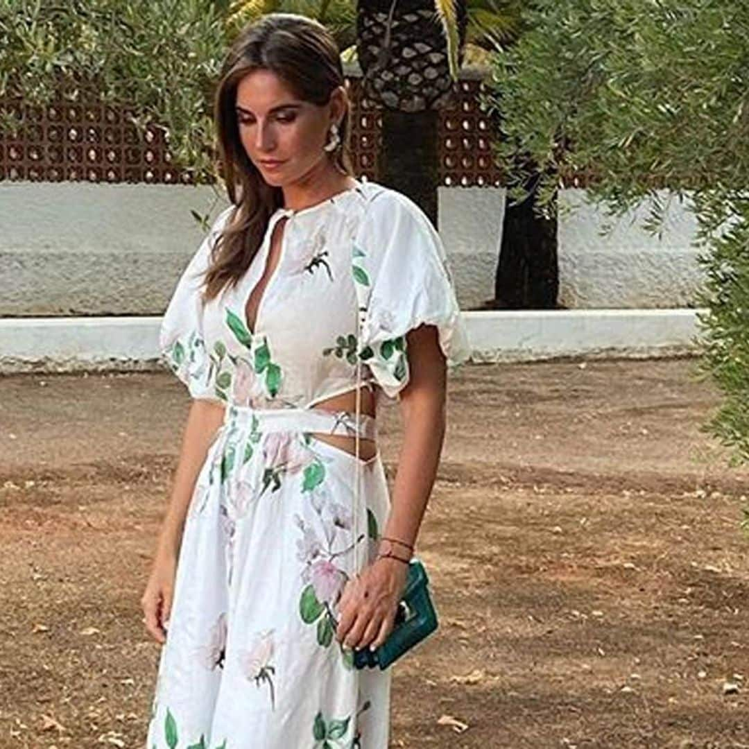 Lourdes Montes se convierte en la invitada perfecta con su vestido 'puffy' de escote lateral