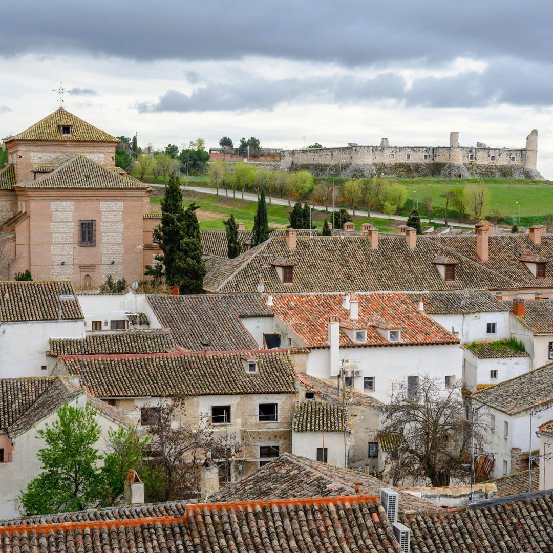 Tejados y castillo de Chinchón, Madrid