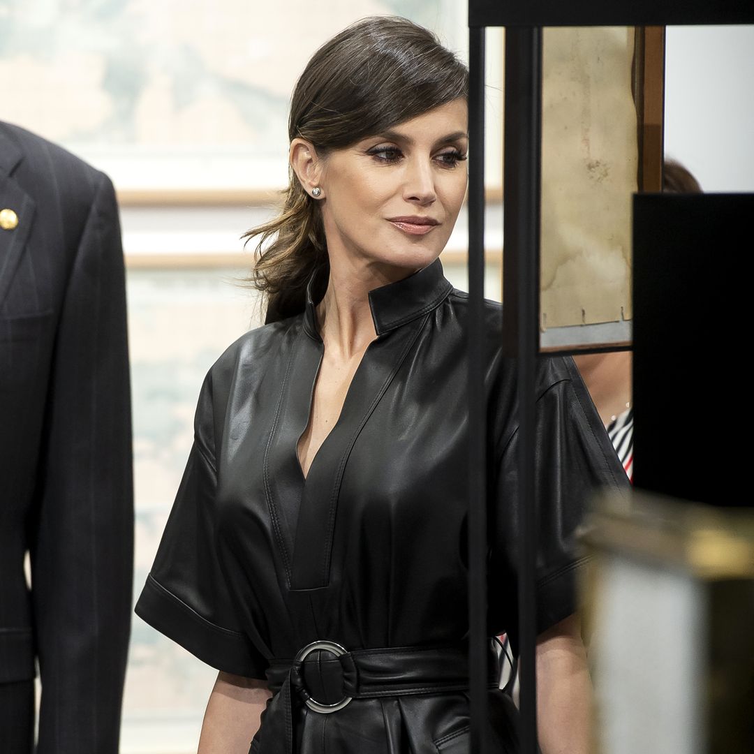 Los comentados looks de la reina Letizia en ARCOmadrid desde 2009