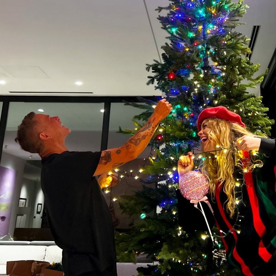 Alejandro Sanz y Candela Márquez dan la bienvenida a su primera Navidad en pareja