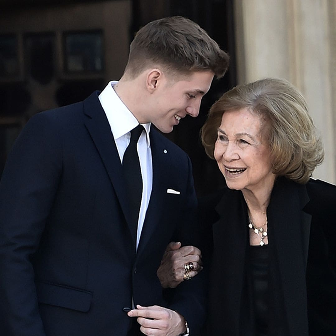 Los gestos de complicidad y cariño de Constantine de Grecia con su tía abuela, la reina Sofía