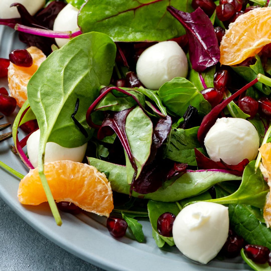 Ensalada de mandarinas, 'mozzarella' y granada