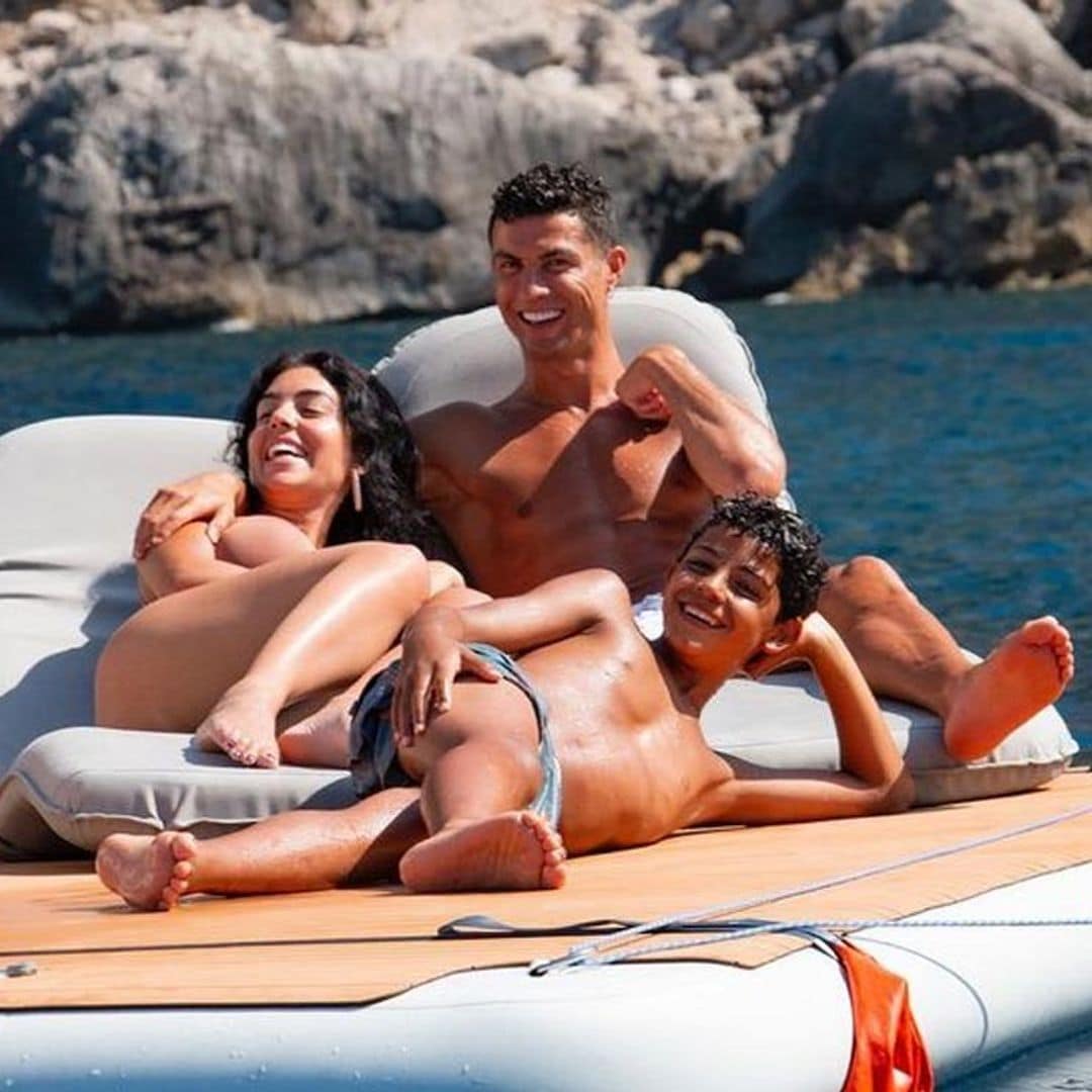 Espontáneos posados y ¡mucha adrenalina!: Georgina Rodríguez y Cristiano Ronaldo disfrutan unas vacaciones a su estilo