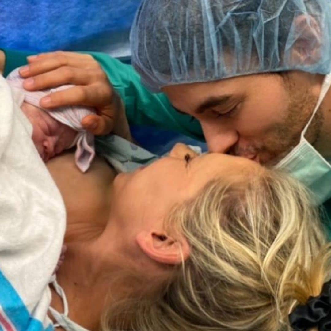 ¡Es niña! Enrique Iglesias y Anna Kournikova comparten las primeras fotos de su tercer bebé