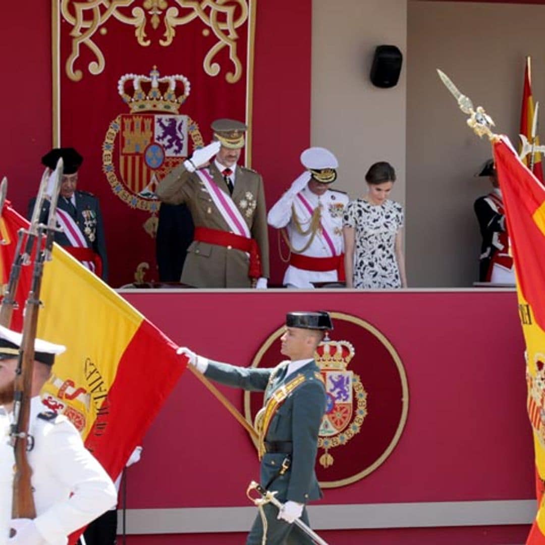 Aplausos a los Reyes en el desfile de las Fuerzas Armadas celebrado en Guadalajara