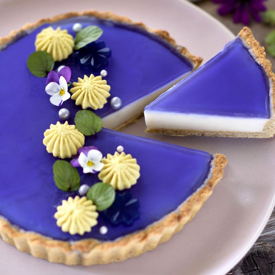 Tarta de té azul ('Butterfly pea tea')