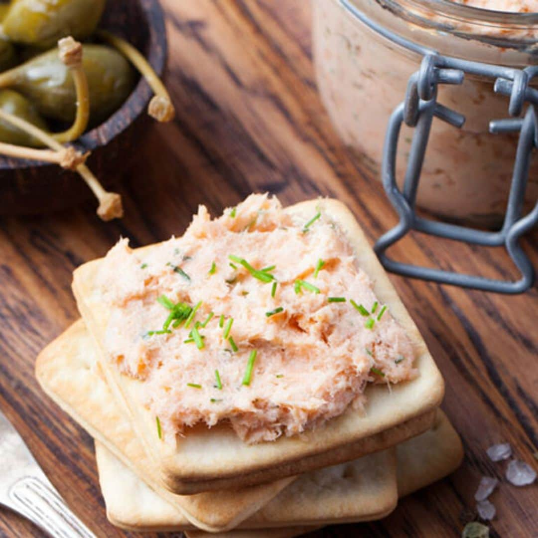 Paté de salmón con encurtidos