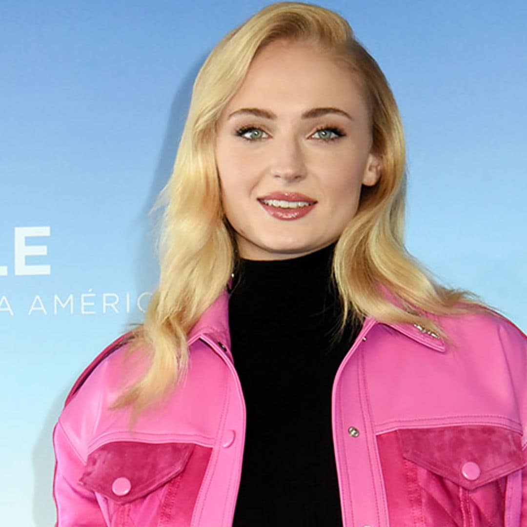 ¿Cómoda y con estilo en casa? Copia la curiosa estrategia de Sophie Turner