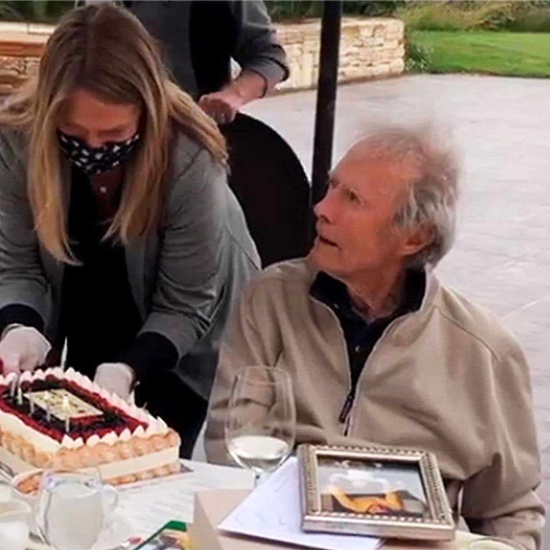 Clint Eastwood sopla 90 velas en familia... y su comentario al ver la tarta no tiene desperdicio