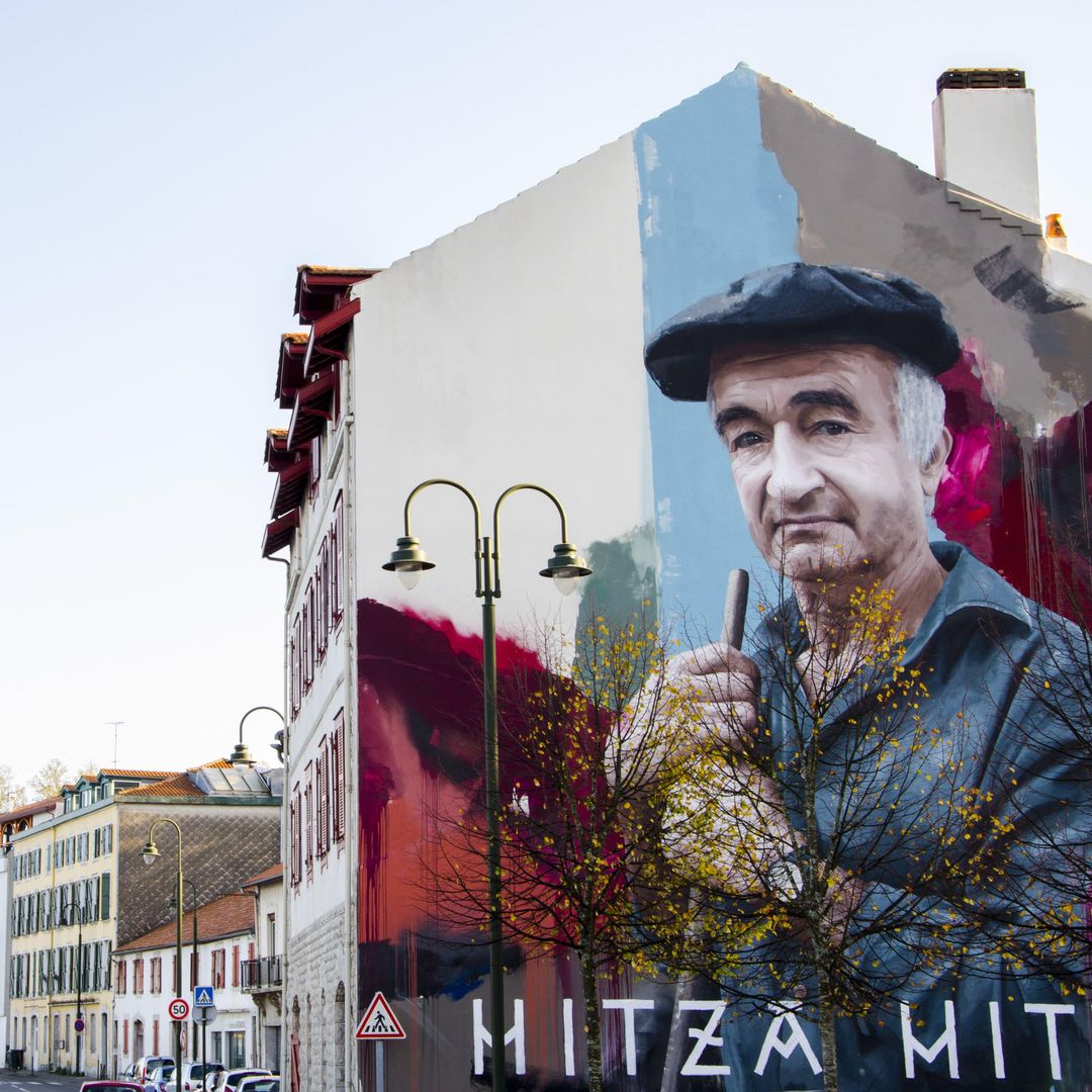 Arte urbano, festival Points de Vue, mural de Sismikazot, Bayona, Francia