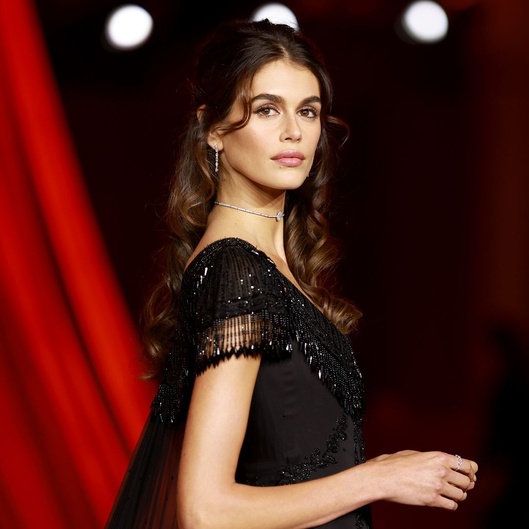 La tendencia retro arrasa en la Academy Museum Gala: de Kaia Gerber a Uma Thurman