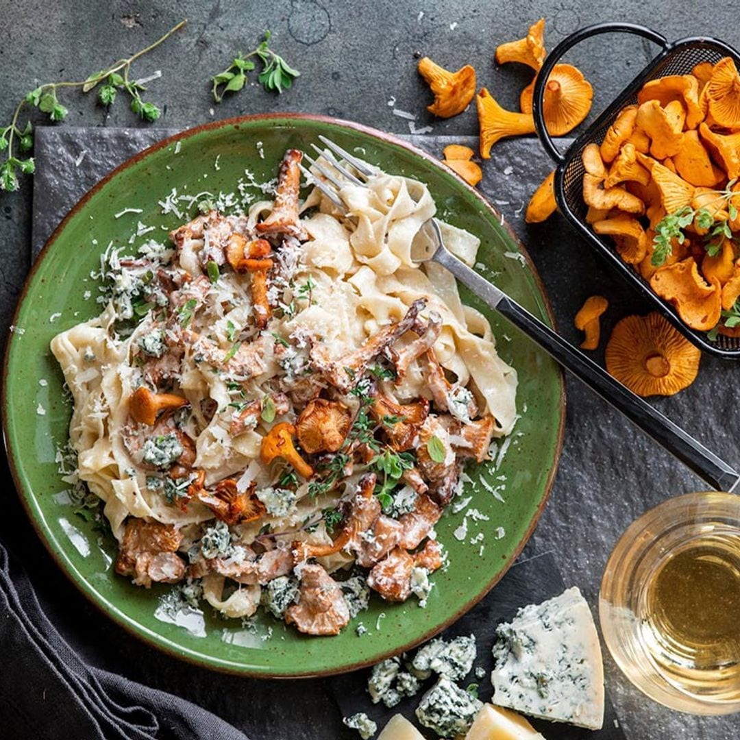 Pappardelle con setas al vino blanco con queso azul