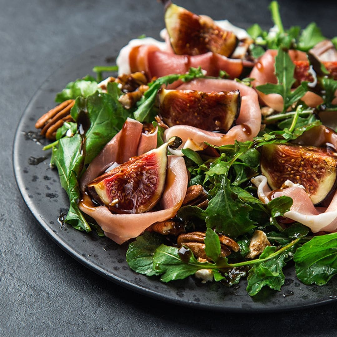 Ensalada con jamón, higos y nueces con vinagreta de Pedro Ximénez