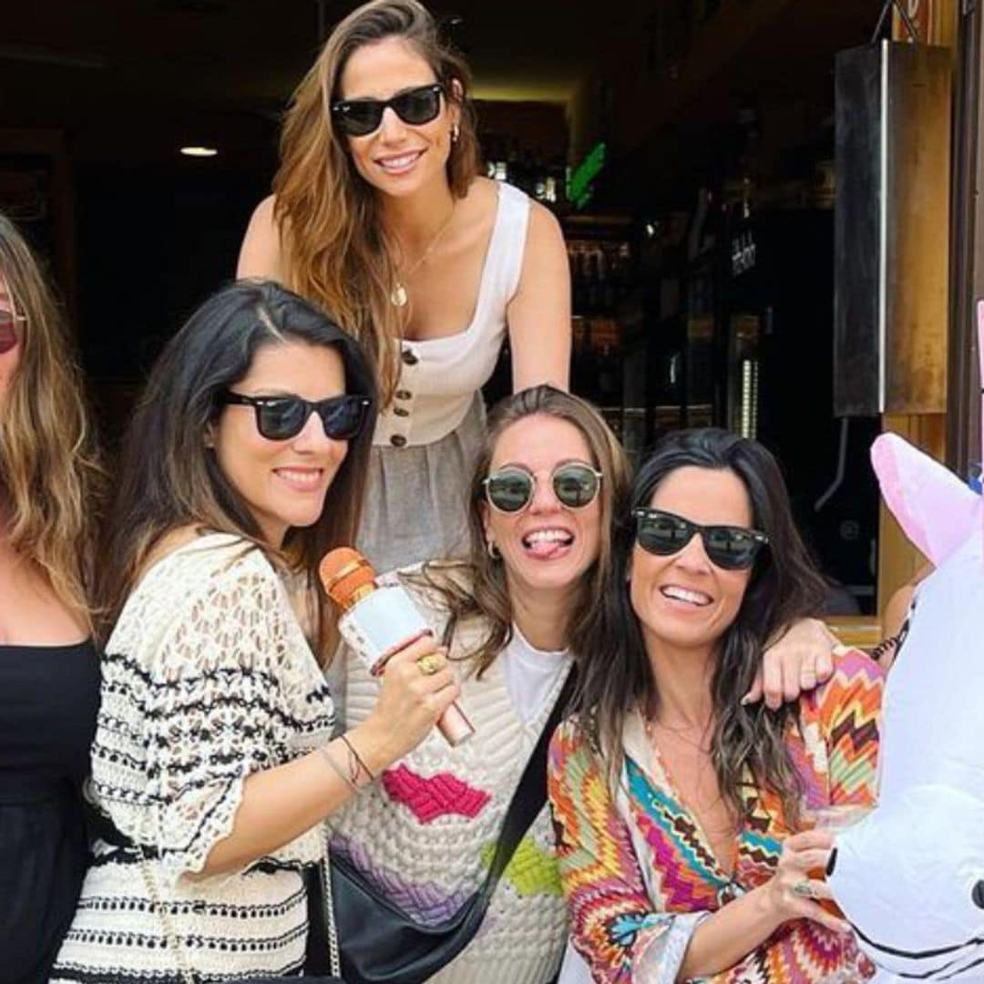 Claudia Collado, novia de Matías Prats, celebra su despedida de soltera rodeada de amigas como Lucía Villalón