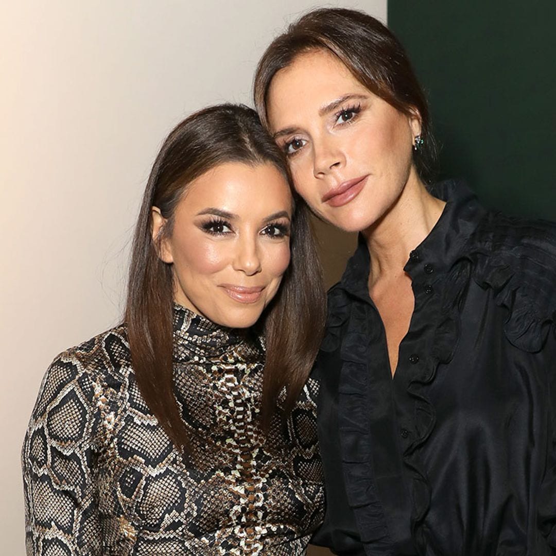 Victoria Beckham y Eva Longoria, el duelo de estilo definitivo… ¡en bata!