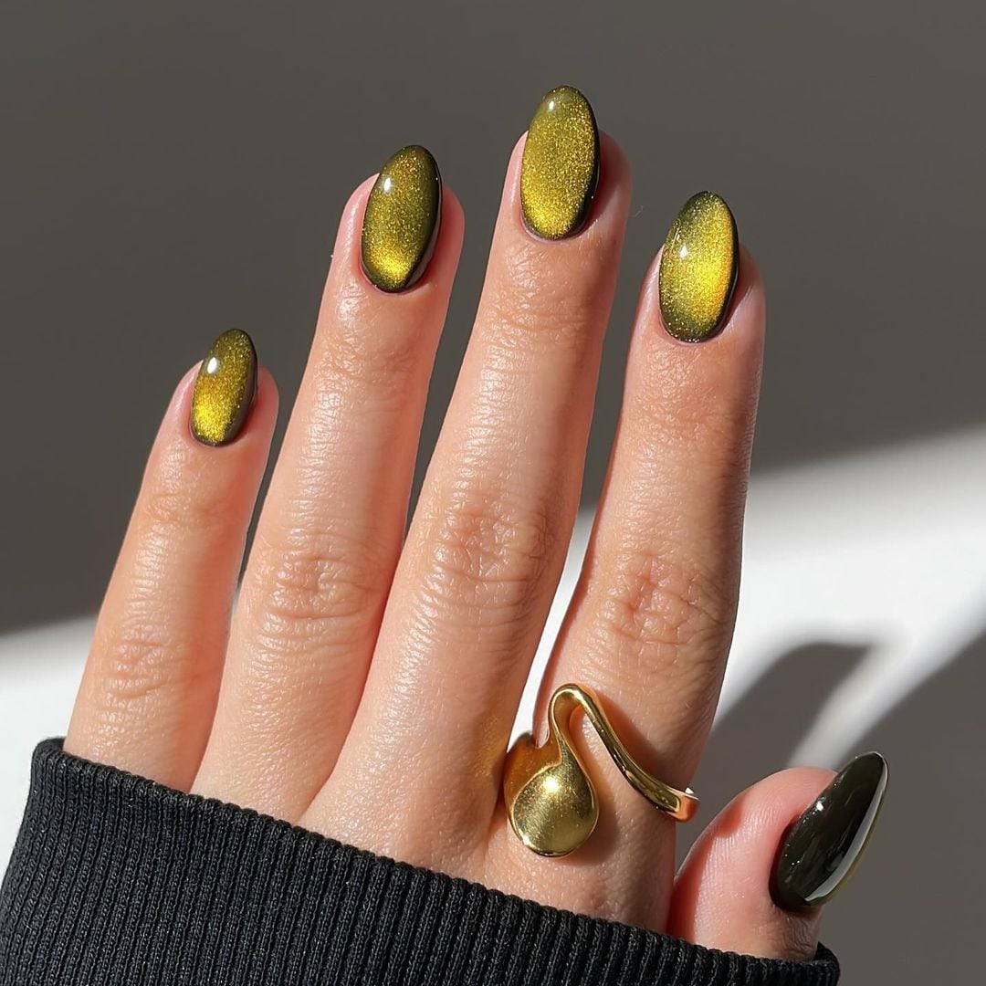 ‘Cat eye nails’: la manicura más brillante y especial a la que no te podrás resistir estas navidades