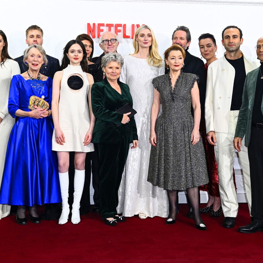 La majestuosa despedida de 'The Crown' en Londres con todas sus estrellas sobre la alfombra roja