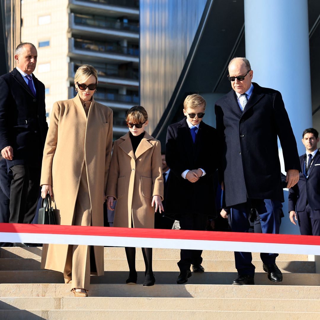 Jacques y Gabriella, miniclones de sus padres en la inauguración del proyecto más ambicioso de Mónaco