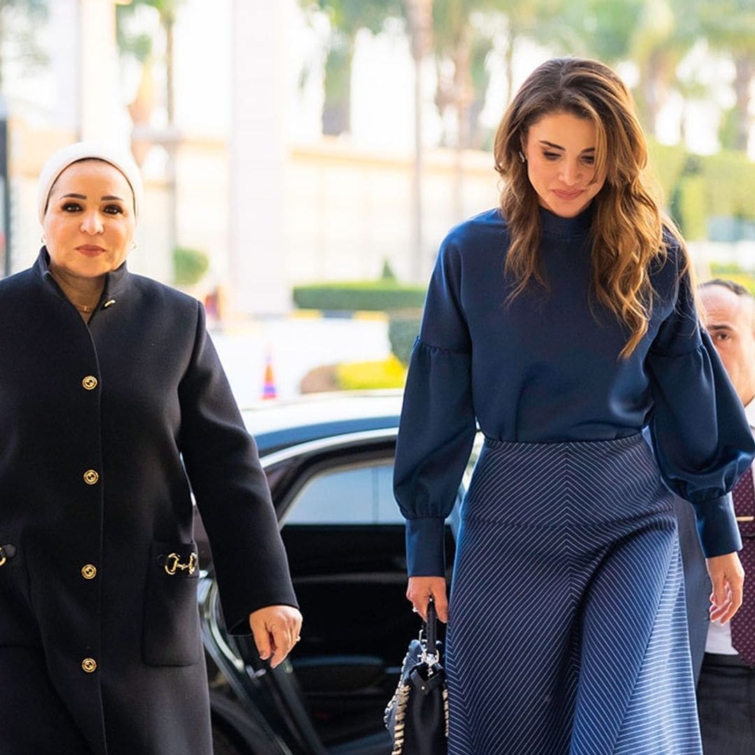 Rania de Jordania deslumbra en su visita al Cairo