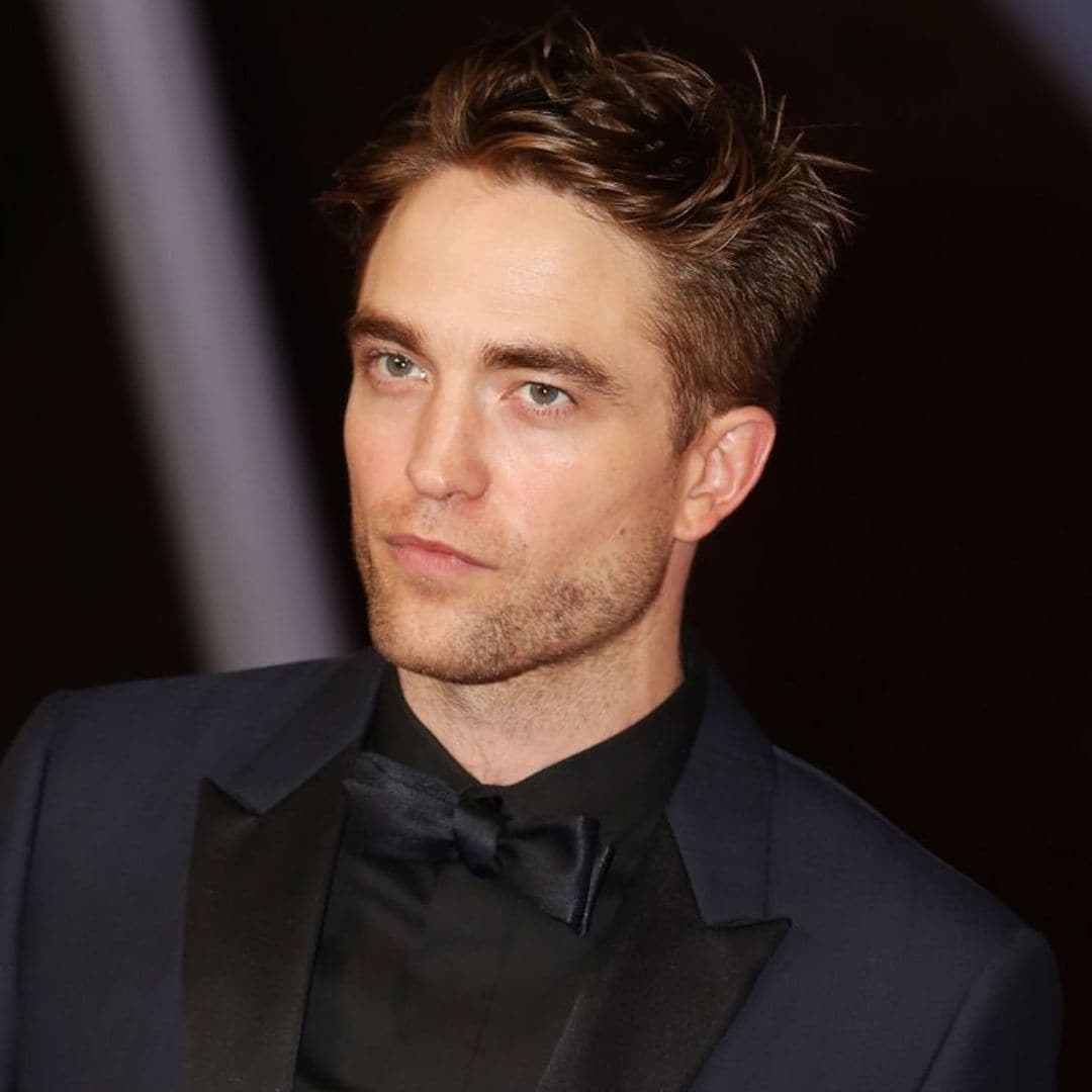 Robert Pattinson, Suki Watterhouse y un sospechoso anillo. ¿Boda a la vista?