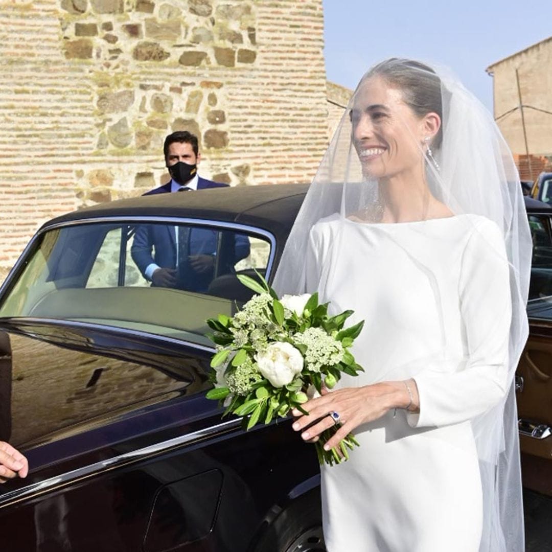 Amelia Millán se casa con el vestido minimalista de las novias más sofisticadas