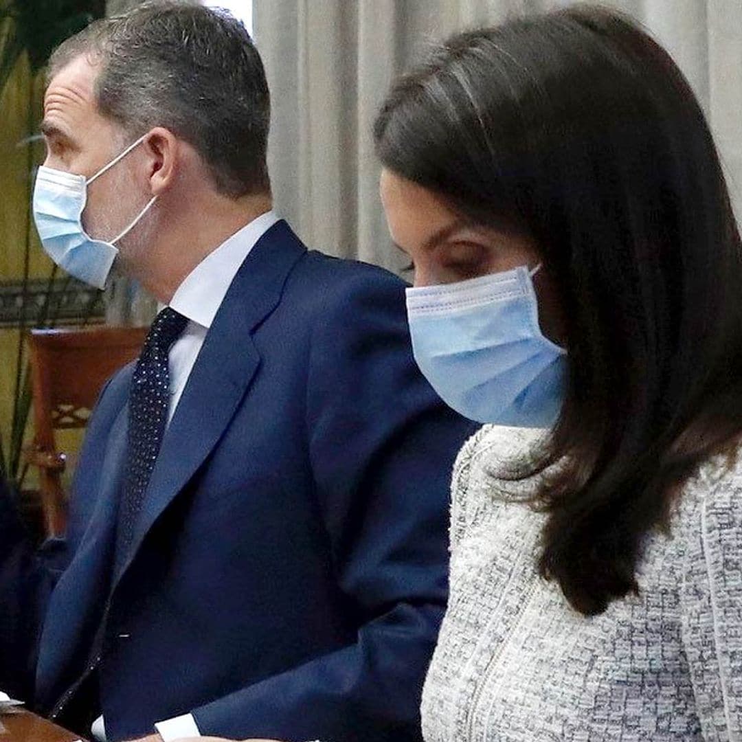 El look infalible de doña Letizia: pantalones 'culotte' y taconazos