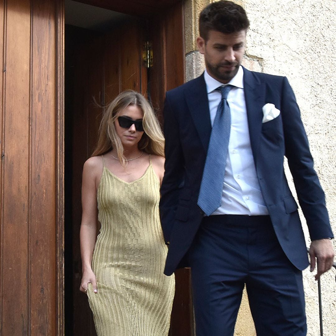 El look de invitada de Clara Chía con un vestido de 1.000 euros firmado por Victoria Beckham